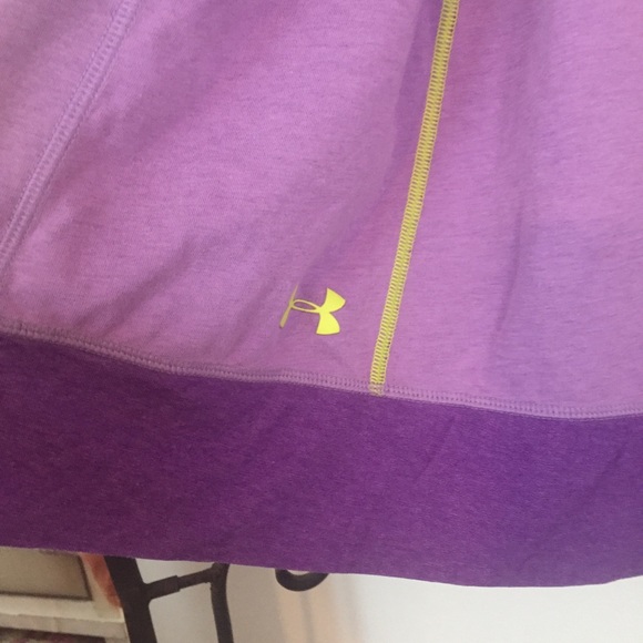 Youth Under Armour sleeveless hoodie. Large - Picture 9 of 10